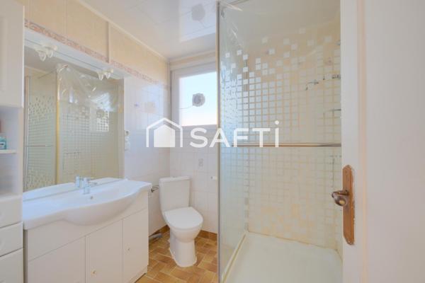 2 pièces lumineux au calme avec parking