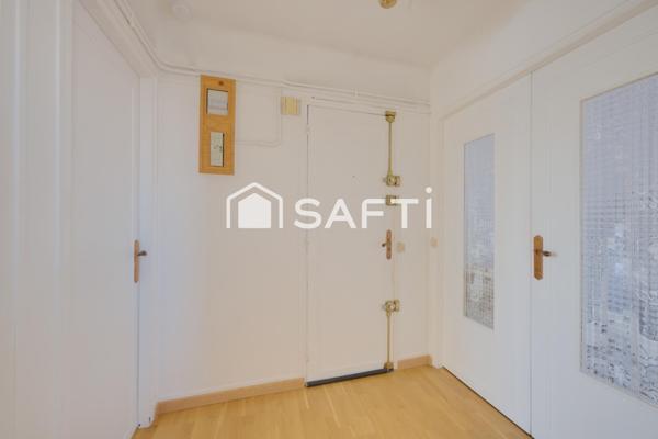 2 pièces lumineux au calme avec parking