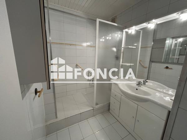 Location Appartement 3 pièces 60.29 m² - ALLEE ALBENIZ Marseille 13008