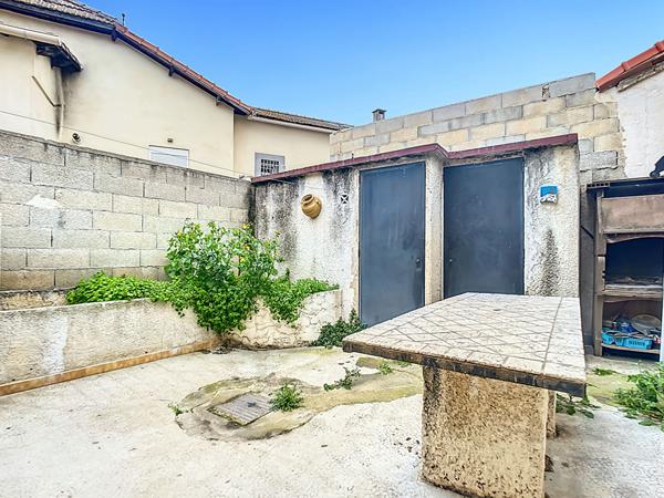 Maison avec Terrasse à vendre à Marseille -" La Vieille cité" - Saint-Just 13013 Marseille
