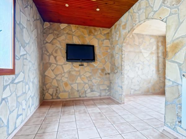 Maison avec Terrasse à vendre à Marseille -" La Vieille cité" - Saint-Just 13013 Marseille