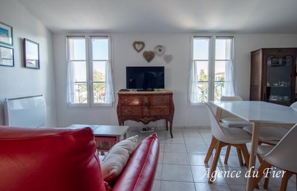 ARS EN RE, BEL APPARTEMENT LUMINEUX AVEC TERRASSE