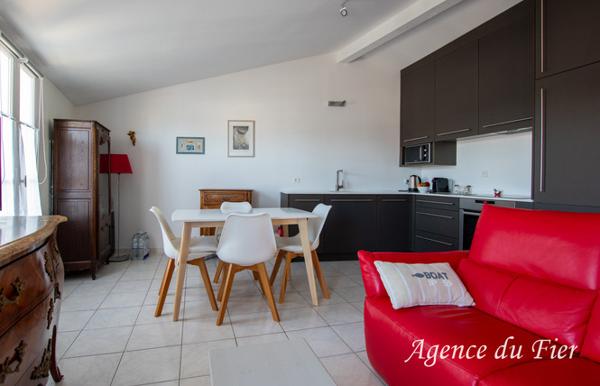 ARS EN RE, BEL APPARTEMENT LUMINEUX AVEC TERRASSE