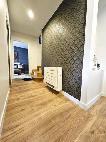 Maison rénovée 4 chambres avec terrasse (vue sur jardin) – Aiguillon