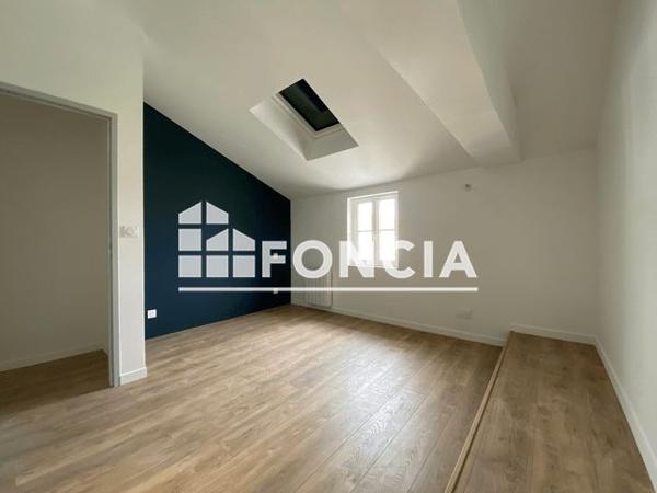 Location Appartement 3 pièces 68.7 m² - RUE DU PORT Rochefort 17300