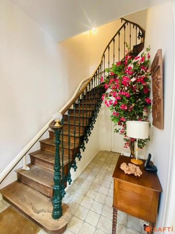 MAISON CENTRE VILLE - SAINT JEAN D'ANGELY