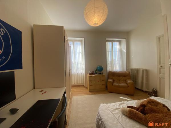 MAISON CENTRE VILLE - SAINT JEAN D'ANGELY