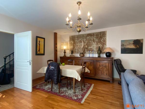 MAISON CENTRE VILLE - SAINT JEAN D'ANGELY