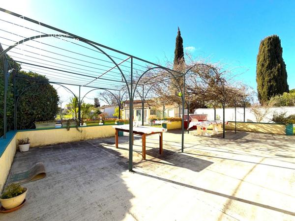 Maison familiale avec dépendance, 172 m² – Pont de Crau, Arles 588 000 €