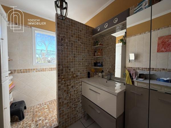 Maison familiale avec dépendance, 172 m² – Pont de Crau, Arles 588 000 €