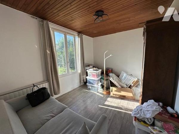 Maison de type 3 pièces édifiée sur une parcelle de terrain de 331 m² (division en cours)