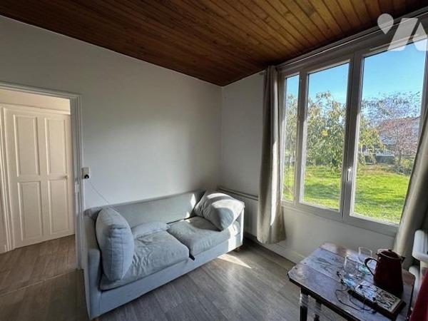 Maison de type 3 pièces édifiée sur une parcelle de terrain de 331 m² (division en cours)