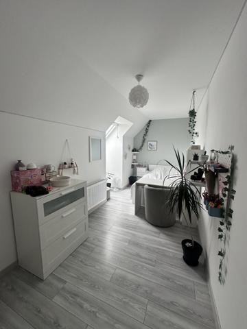 Mézières-en-Santerre (80110) Pavillon de 2020 - 129 m² avec jardin arboré et cloturé, garage et places de stationnement située entre Amiens