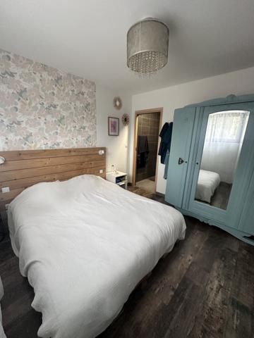 Mézières-en-Santerre (80110) Pavillon de 2020 - 129 m² avec jardin arboré et cloturé, garage et places de stationnement située entre Amiens