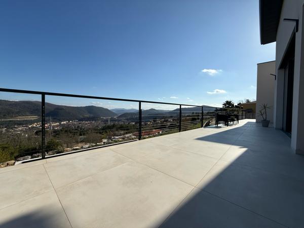 Lodève (34700) Villa contemporaine 215 m² habitables – Vue dominante – Classe énergétique A