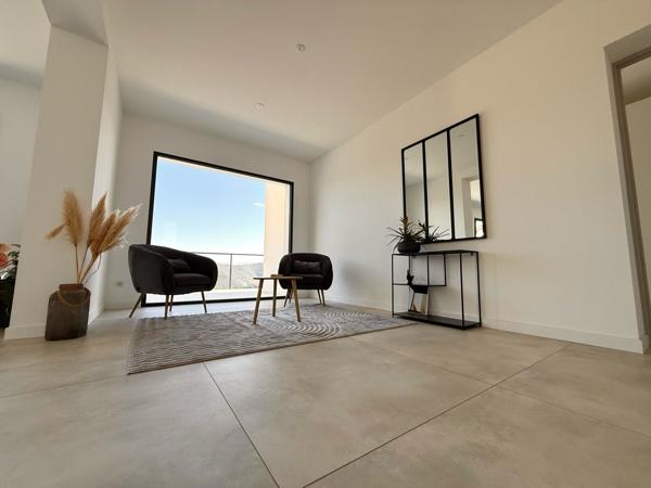 Lodève (34700) Villa contemporaine 215 m² habitables – Vue dominante – Classe énergétique A