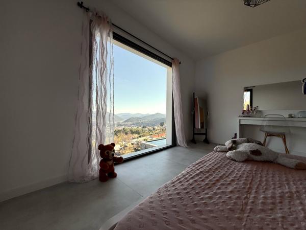 Lodève (34700) Villa contemporaine 215 m² habitables – Vue dominante – Classe énergétique A