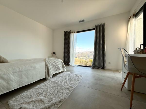 Lodève (34700) Villa contemporaine 215 m² habitables – Vue dominante – Classe énergétique A