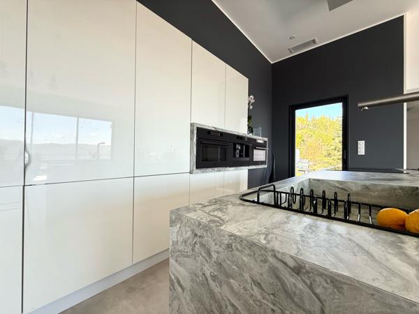 Lodève (34700) Villa contemporaine 215 m² habitables – Vue dominante – Classe énergétique A