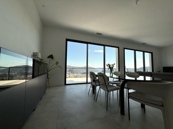 Lodève (34700) Villa contemporaine 215 m² habitables – Vue dominante – Classe énergétique A