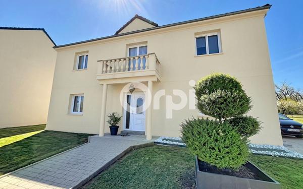 Maison à vendre    5 pièces • 159 m2 Saint-Pantaléon-de-Larche