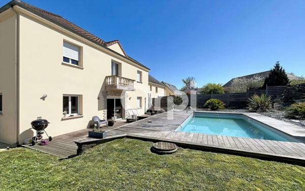 Maison à vendre    5 pièces • 159 m2 Saint-Pantaléon-de-Larche