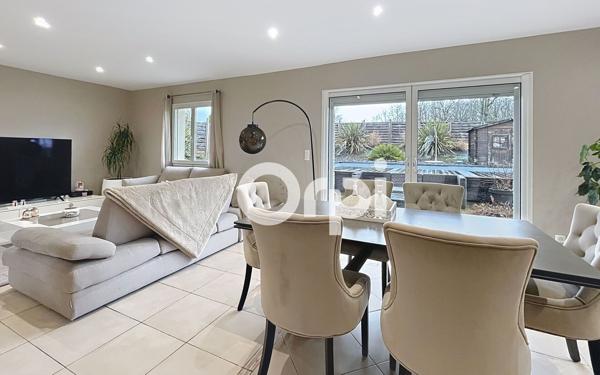 Maison à vendre    5 pièces • 159 m2 Saint-Pantaléon-de-Larche