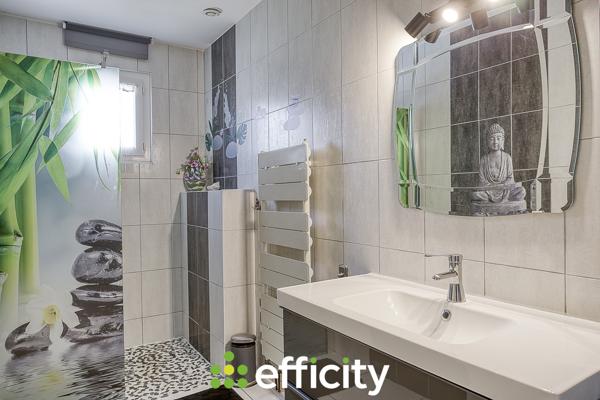 Maison 9 pièces - 235 m² Exclusivité efficity