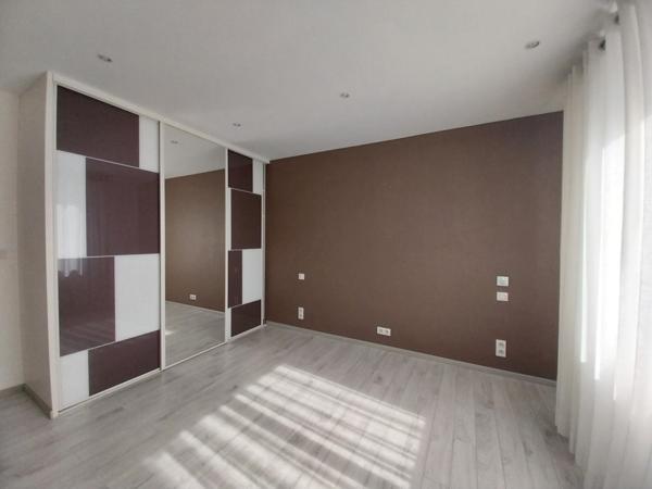 Maison  7 pièce(s)  4 chambre(s)  284 m²