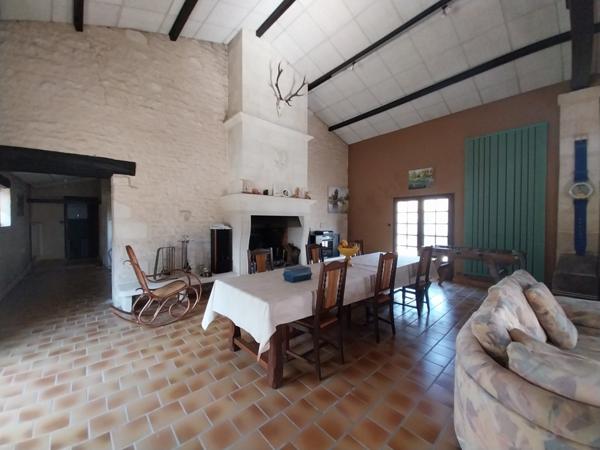 Maison  7 pièce(s)  4 chambre(s)  284 m²