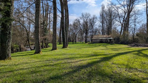 Maison  7 pièce(s)  4 chambre(s)  284 m²