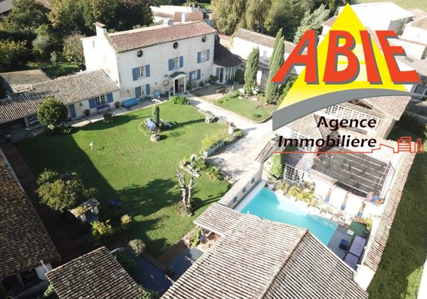 Maison  7 pièce(s)  4 chambre(s)  284 m²