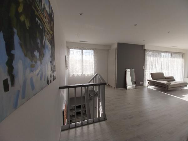 Maison  7 pièce(s)  4 chambre(s)  284 m²