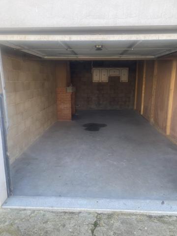 CENTRE VILLE - MAISON + APPARTEMENT EN LOCATION -  4 GARAGES