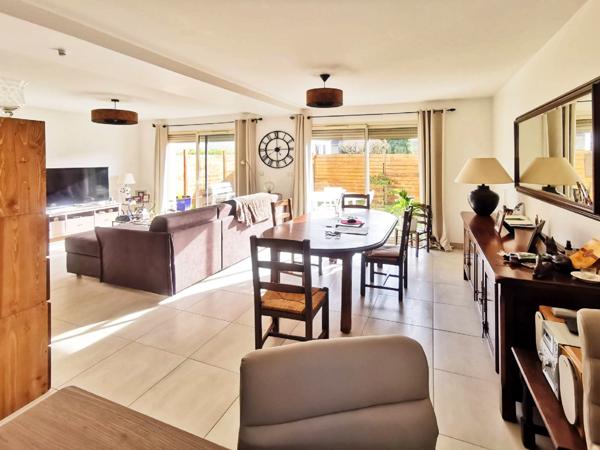 Magny-les-Hameaux (78114) Maison récente, en excellent état, au calme et aménagée avec goût