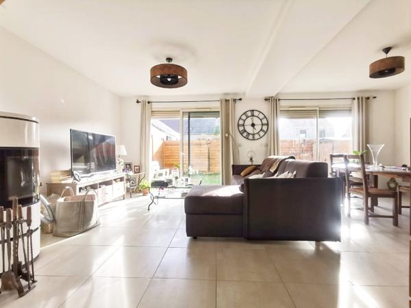 Magny-les-Hameaux (78114) Maison récente, en excellent état, au calme et aménagée avec goût