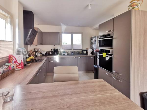 Magny-les-Hameaux (78114) Maison récente, en excellent état, au calme et aménagée avec goût