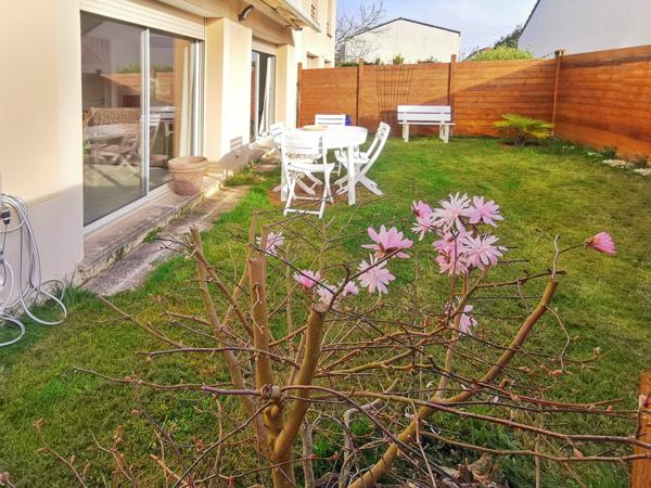 Magny-les-Hameaux (78114) Maison récente, en excellent état, au calme et aménagée avec goût