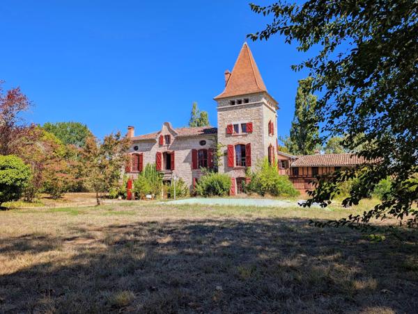 Chateau à vendre à Saint-Paul-Cap-de-Joux (81220) - Tarn