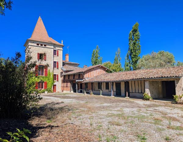 Chateau à vendre à Saint-Paul-Cap-de-Joux (81220) - Tarn