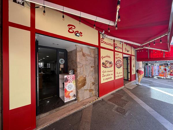 A VENDRE - DROIT AU BAIL - EMPLACEMENT N°1 - RUE FESCH - AJACCIO