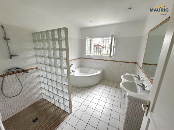 Maison de plain pied Sainte Bazeille 47180