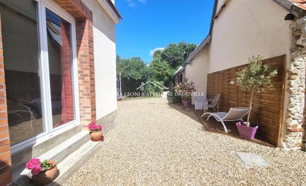 PROCHE MAINTENON - MAISON AUTHENTIQUE DE 166 M², 7 PIECES AVEC DEPENDANCE