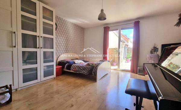 PROCHE MAINTENON - MAISON AUTHENTIQUE DE 166 M², 7 PIECES AVEC DEPENDANCE