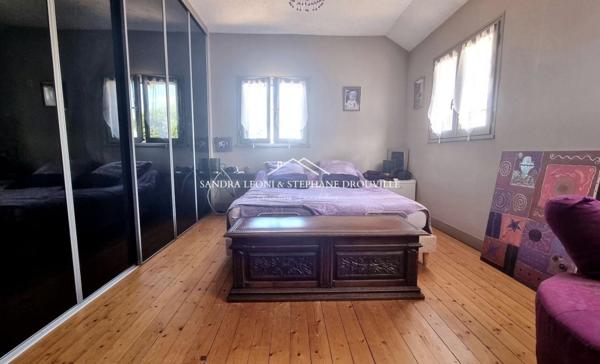 PROCHE MAINTENON - MAISON AUTHENTIQUE DE 166 M², 7 PIECES AVEC DEPENDANCE