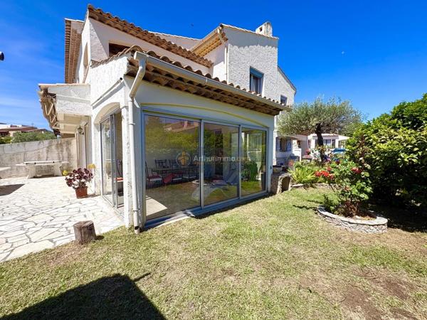 Vente                                                      Villa
                        
                     7 pièces                      135 m2                     à Saint-Raphaël