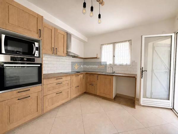 Vente                                                      Villa
                        
                     7 pièces                      135 m2                     à Saint-Raphaël
