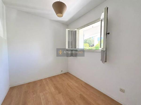 Vente                                                      Villa
                        
                     7 pièces                      135 m2                     à Saint-Raphaël