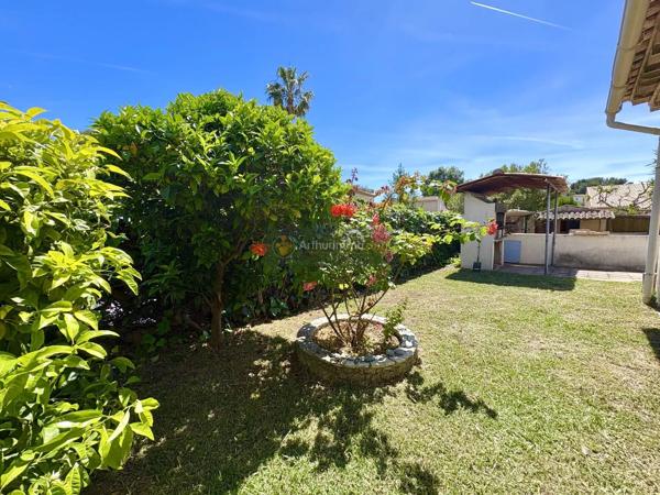 Vente                                                      Villa
                        
                     7 pièces                      135 m2                     à Saint-Raphaël