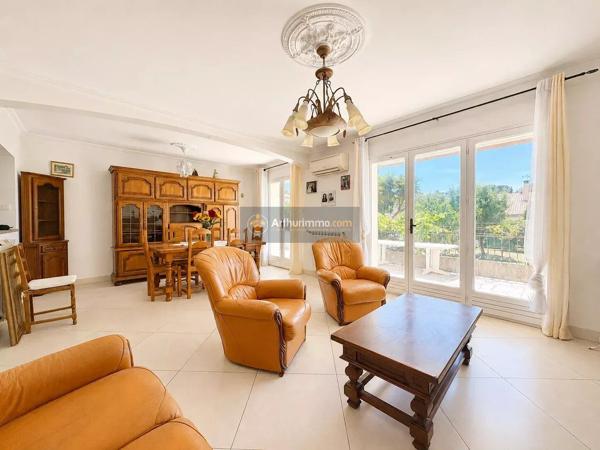 Vente                                                      Villa
                        
                     7 pièces                      135 m2                     à Saint-Raphaël